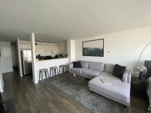 $2,250 | 1636 North Wells Street, Unit 3110, Chicago, IL 60614