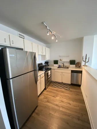 $2,250 | 1636 North Wells Street, Unit 3110, Chicago, IL 60614
