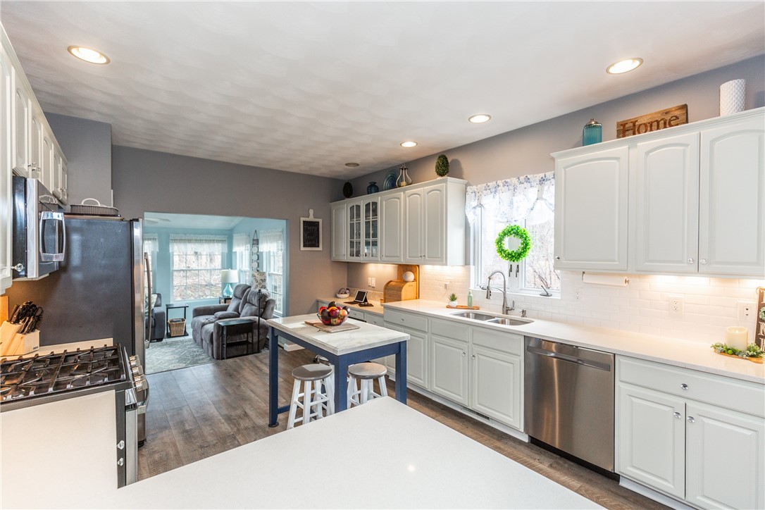 9 Countryside Drive Smithfield, RI 02917 - Photo 21 of 50