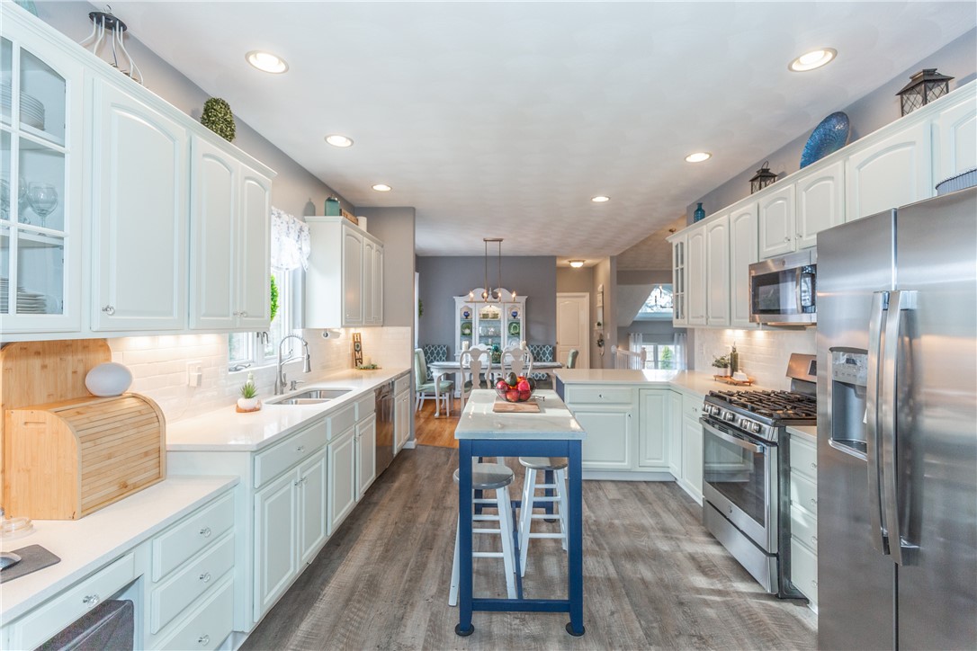 9 Countryside Drive Smithfield, RI 02917 - Photo 23 of 50