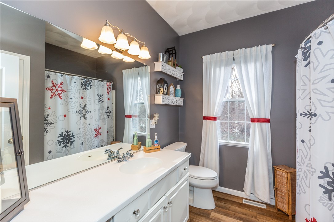 9 Countryside Drive Smithfield, RI 02917 - Photo 30 of 50