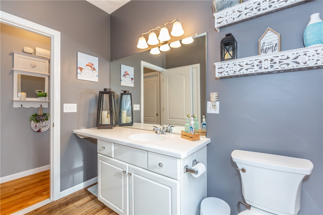 9 Countryside Drive Smithfield, RI 02917 - Photo 31 of 50