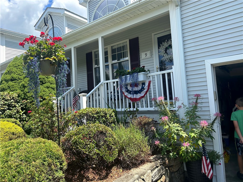 9 Countryside Drive Smithfield, RI 02917 - Photo 5 of 50