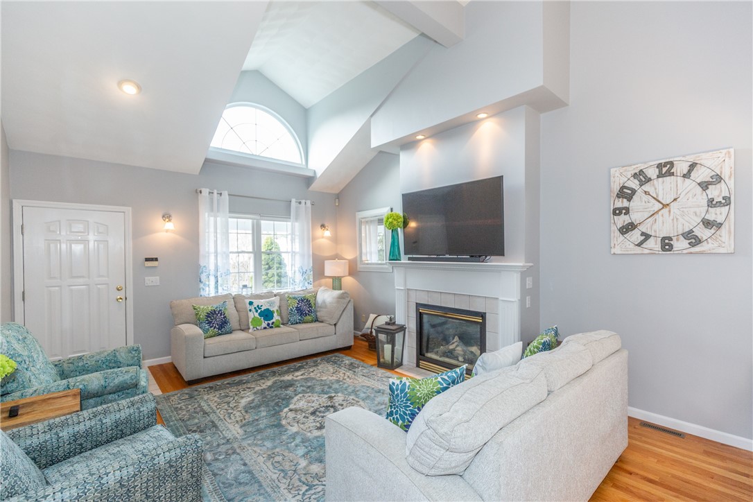 9 Countryside Drive Smithfield, RI 02917 - Photo 9 of 50