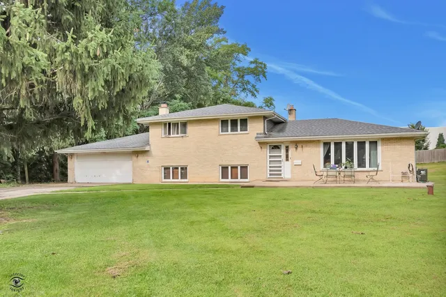 $500,000 | 17348 Bluff Road, Lemont, IL 60439