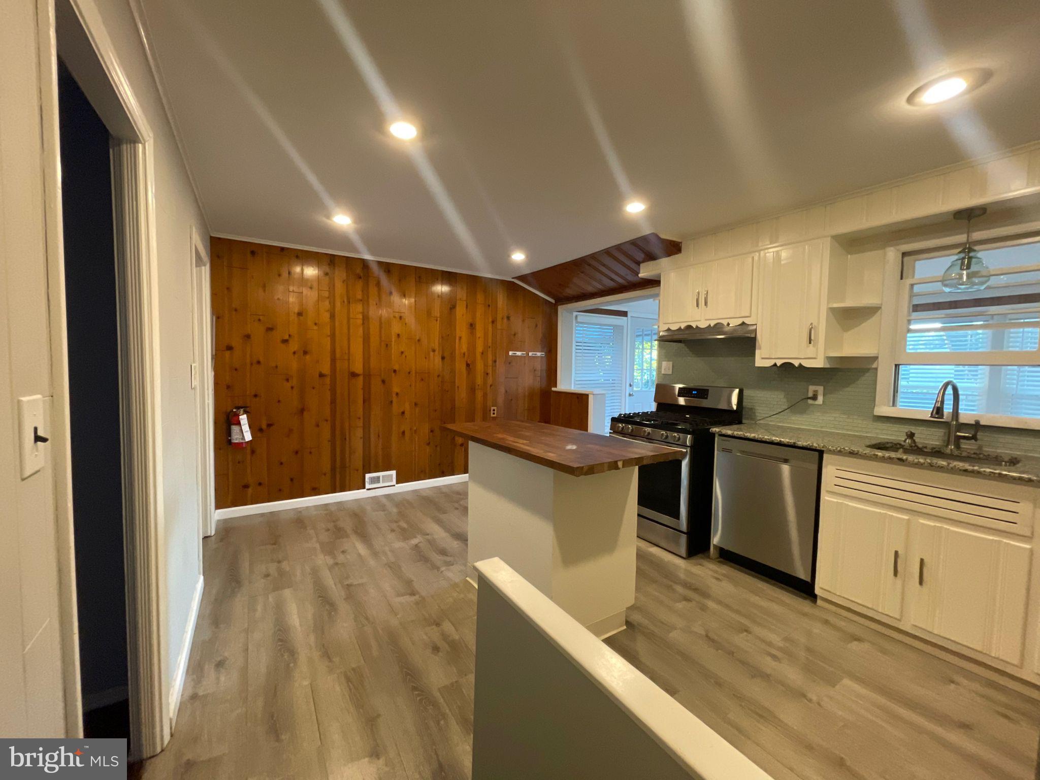 895 Lower Ferry Road Ewing, NJ 08628 - Photo 10 of 25