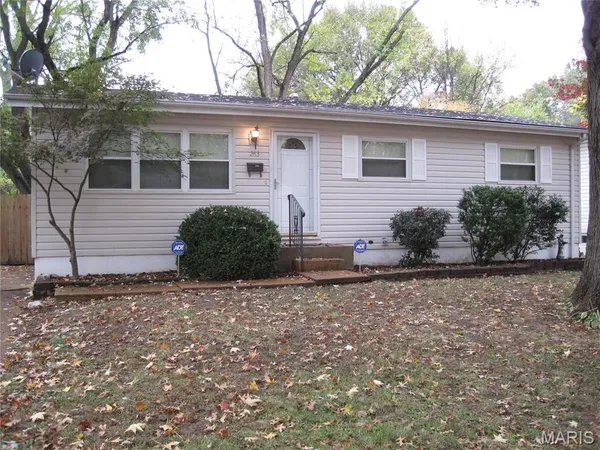 $1,500 | 263 Meadowcrest Drive, Ferguson, MO 63135