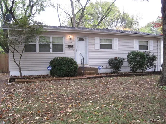 $1,500 | 263 Meadowcrest Drive, Ferguson, MO 63135
