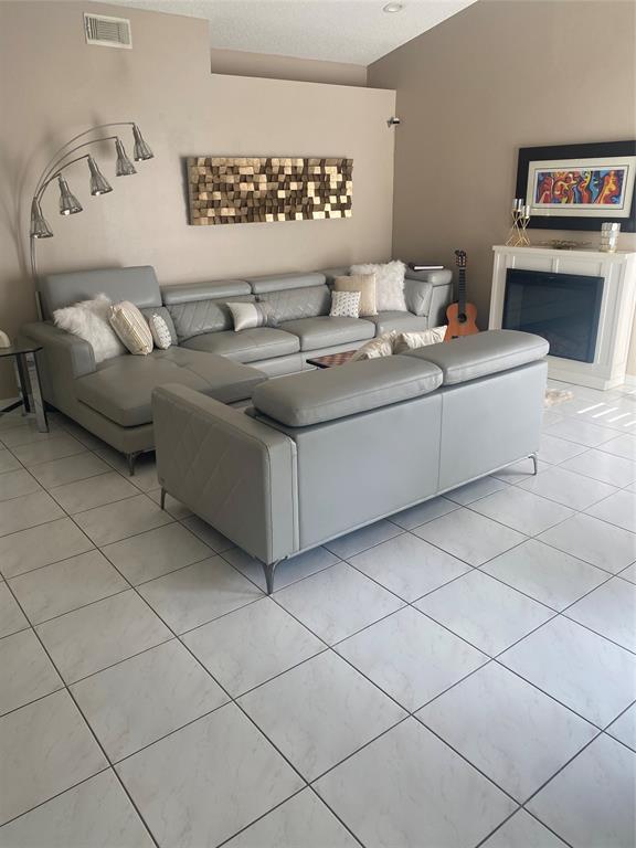 16322 Southwest 76th Street Miami, FL 33193 - Photo 15 of 31