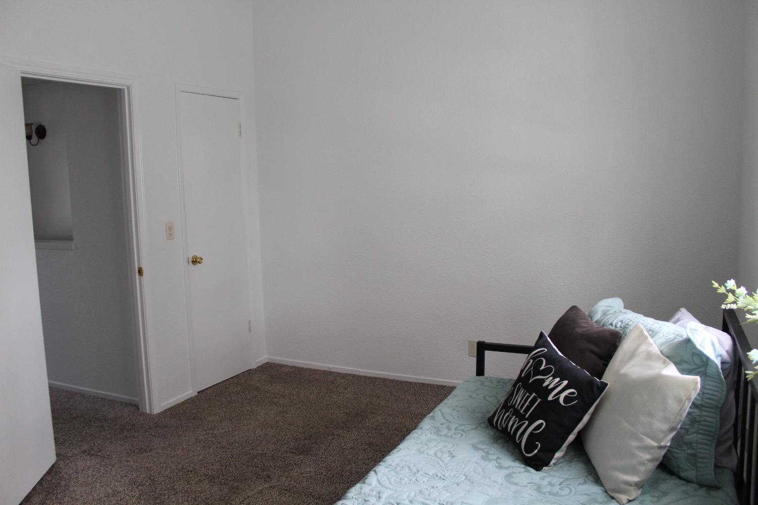 13431 South Henderson Road Caruthers, CA 93609 - Photo 13 of 14 a view of a livingroom with couch