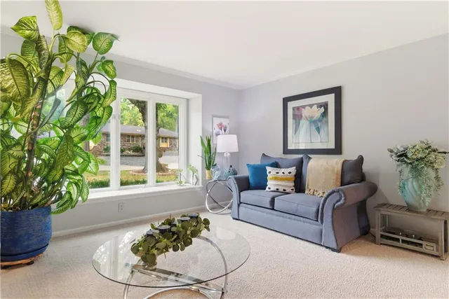 $475,000 | 6817 Lakeshore Drive, Raytown, MO 64133