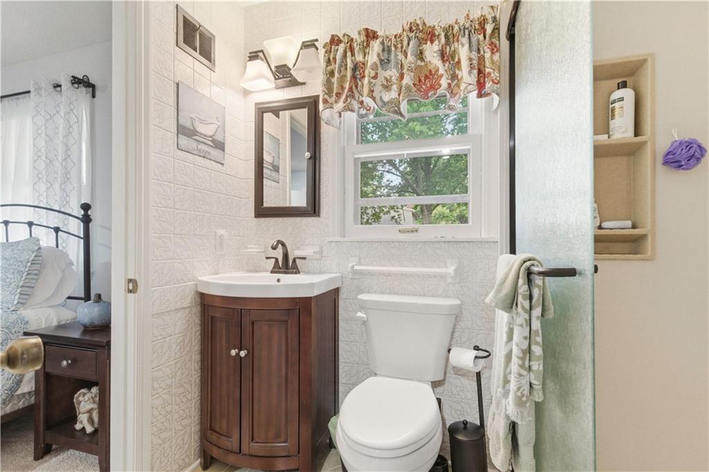 6817 Lakeshore Drive Raytown, MO 64133 - Photo 29 of 73