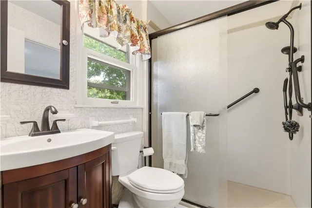 $475,000 | 6817 Lakeshore Drive, Raytown, MO 64133