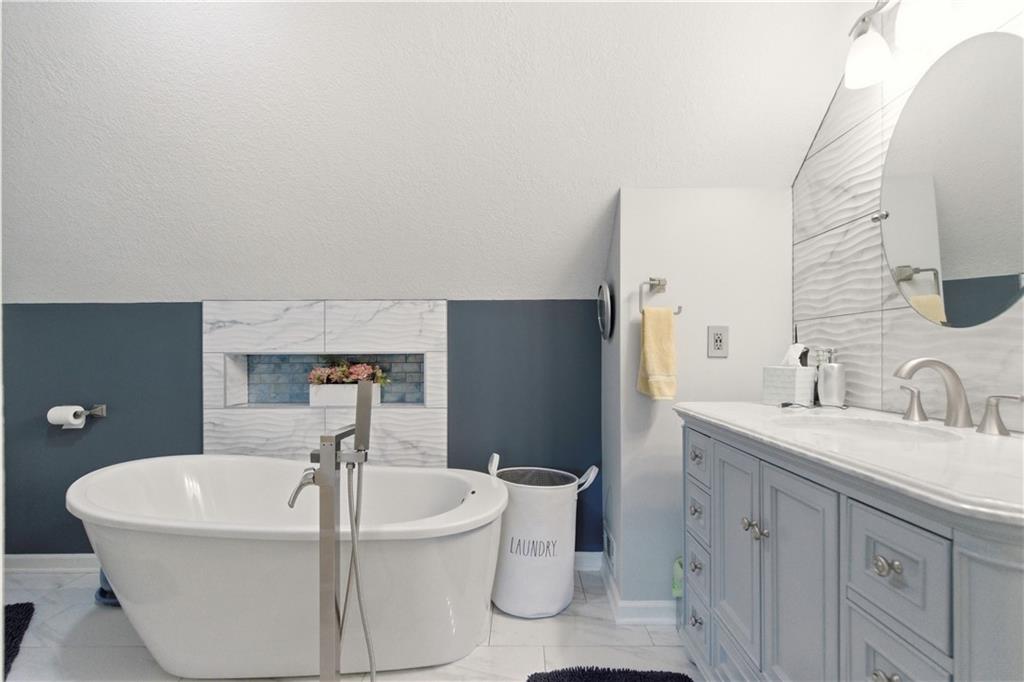 6817 Lakeshore Drive Raytown, MO 64133 - Photo 37 of 73