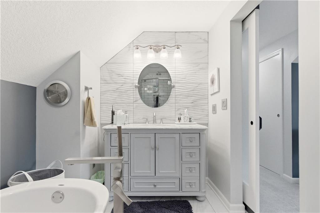 6817 Lakeshore Drive Raytown, MO 64133 - Photo 39 of 73