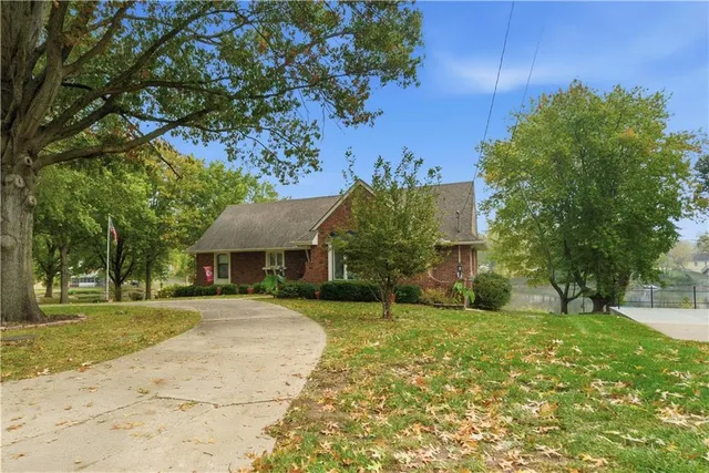 $475,000 | 6817 Lakeshore Drive, Raytown, MO 64133