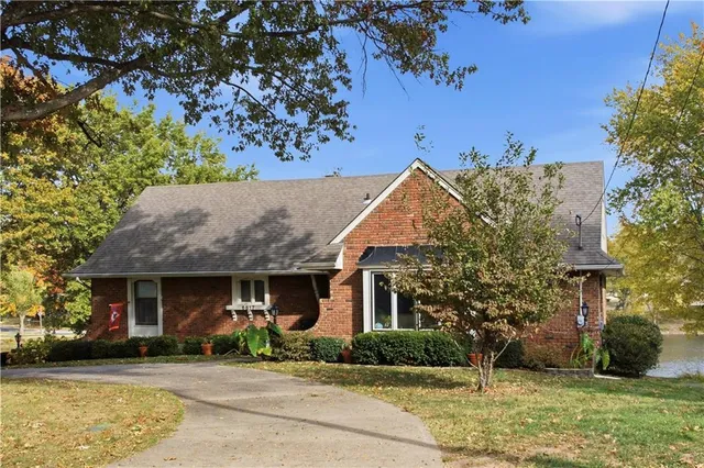 $475,000 | 6817 Lakeshore Drive, Raytown, MO 64133