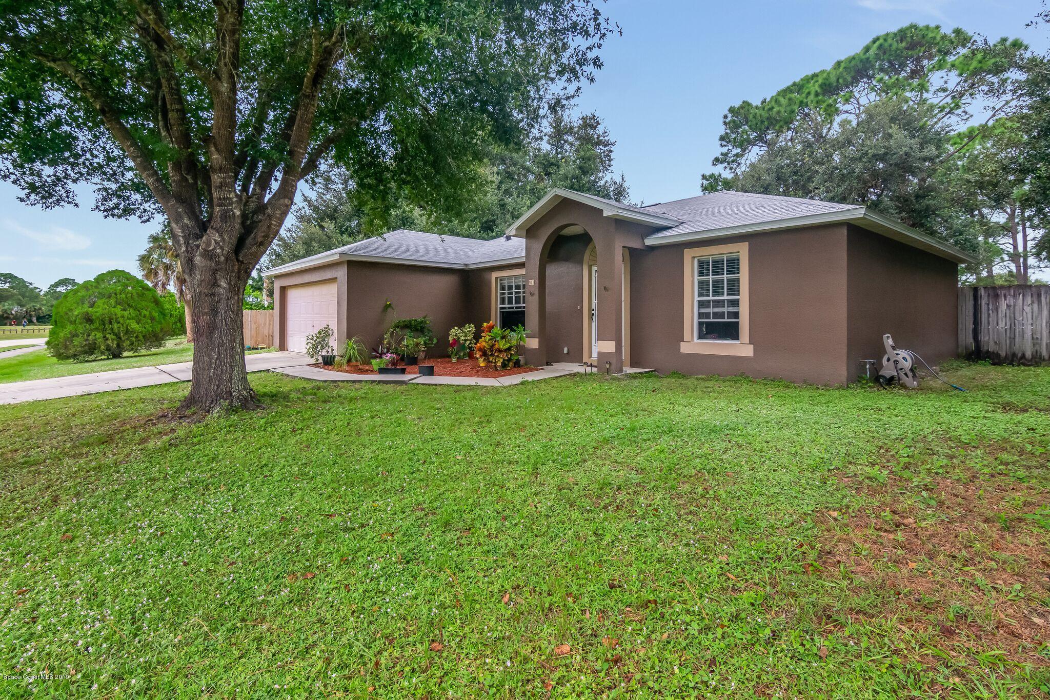 521 Koutnik Road Southeast Palm Bay, FL 32909 - Photo 2 of 26 25