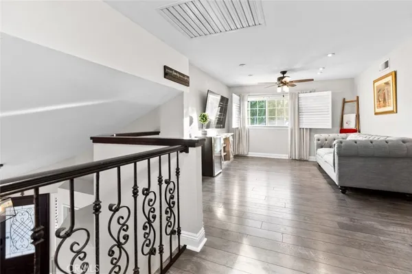 $1,050,000 | 25010 Foxtail Court, Stevenson Ranch, CA 91381