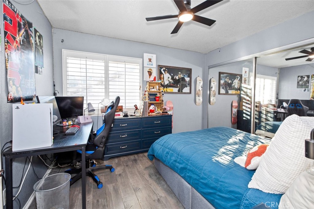 25010 Foxtail Court Stevenson Ranch, CA 91381 - Photo 45 of 64 a bed room with a bed and a desk