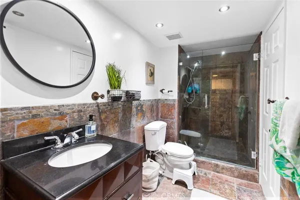 $1,050,000 | 25010 Foxtail Court, Stevenson Ranch, CA 91381