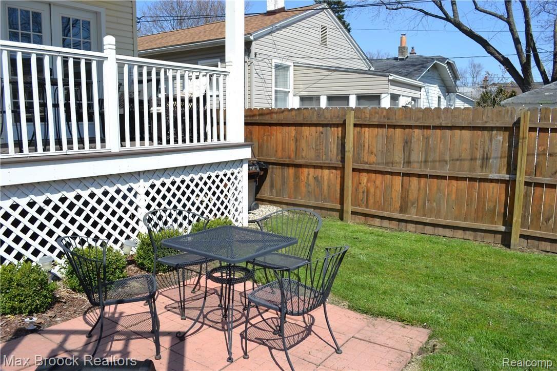 1284 Ruffner Avenue Birmingham, MI 48009 - Photo 20 of 21 Backyard patio.
