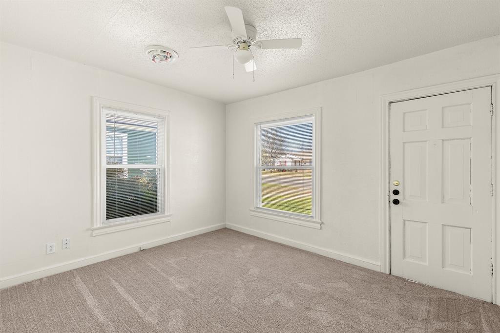 2712 Lyle Avenue Waco, TX 76708 - Photo 8 of 13 Front Bedroom