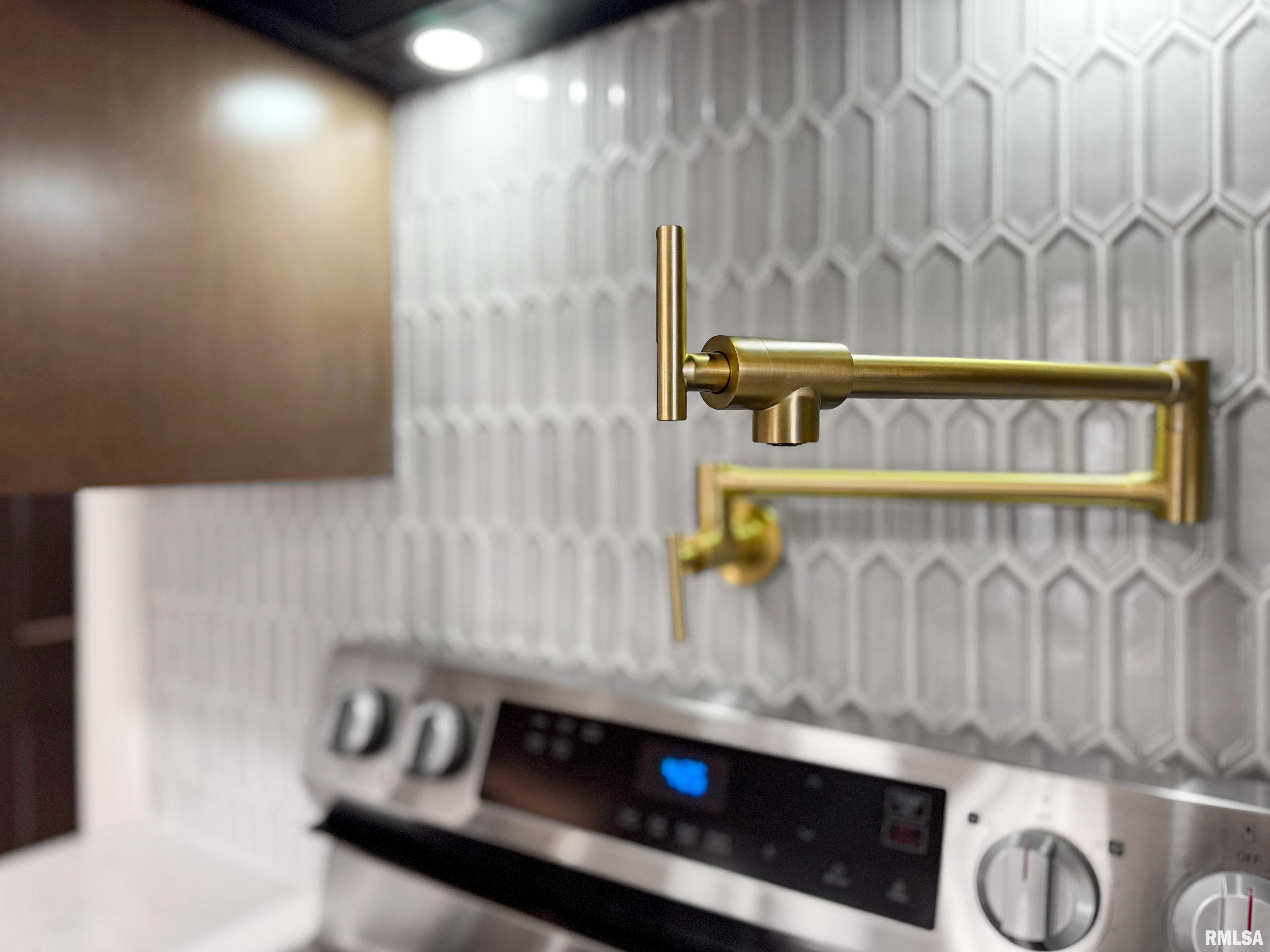 5621 Martin Weber Road Glasford, IL 61533 - Photo 21 of 69