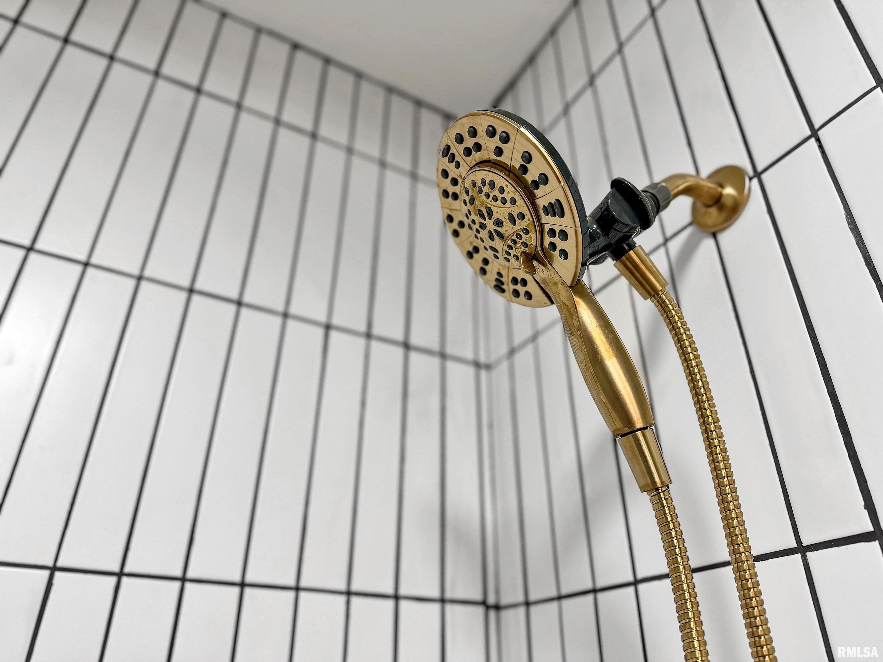 5621 Martin Weber Road Glasford, IL 61533 - Photo 23 of 69