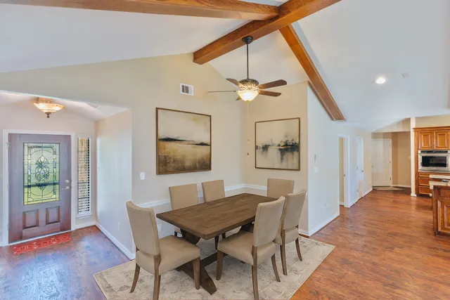 a view of a livingroom and dining room