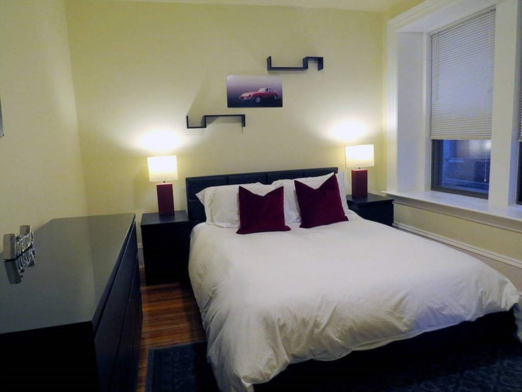 1463 Beacon Street, Unit 4 Brookline, MA 02446 - Photo 6 of 11