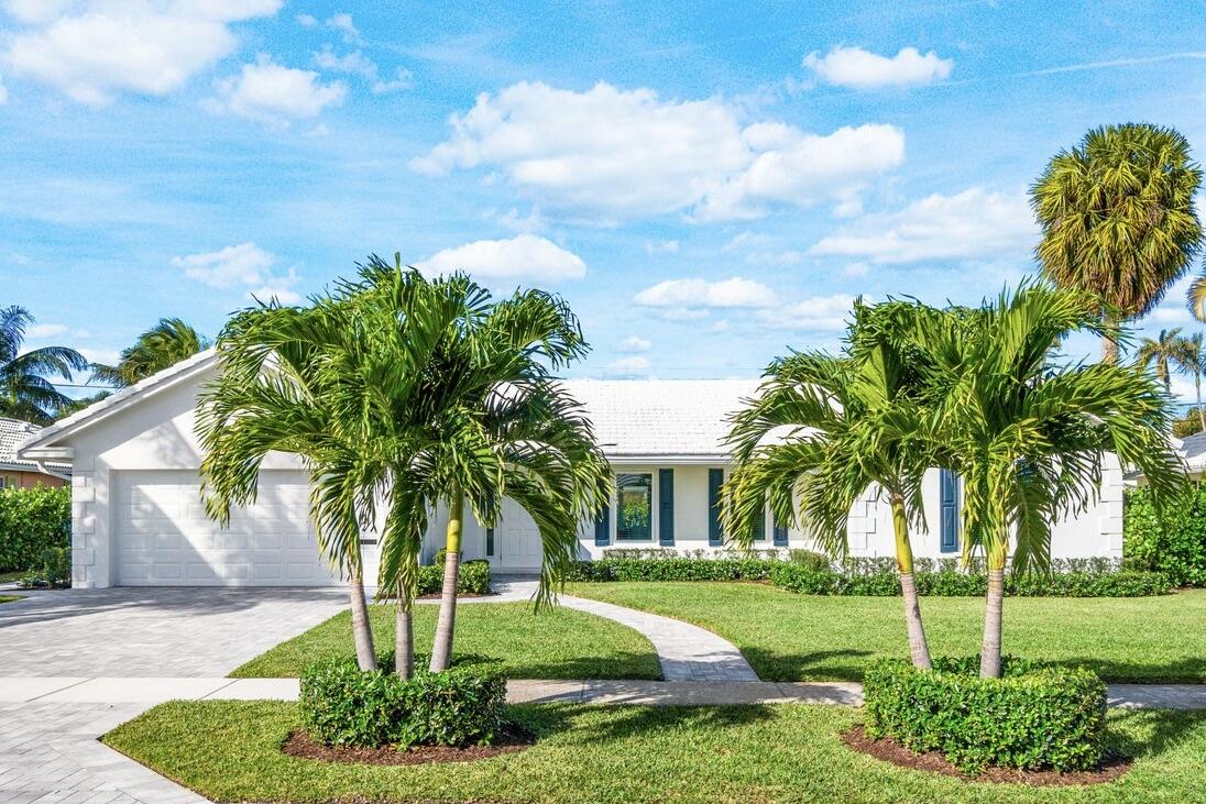 1331 Mulberry Way Boca Raton, FL 33486 - Photo 3 of 30 001-1331MulberryWay-BocaRaton-FL-33486-S
