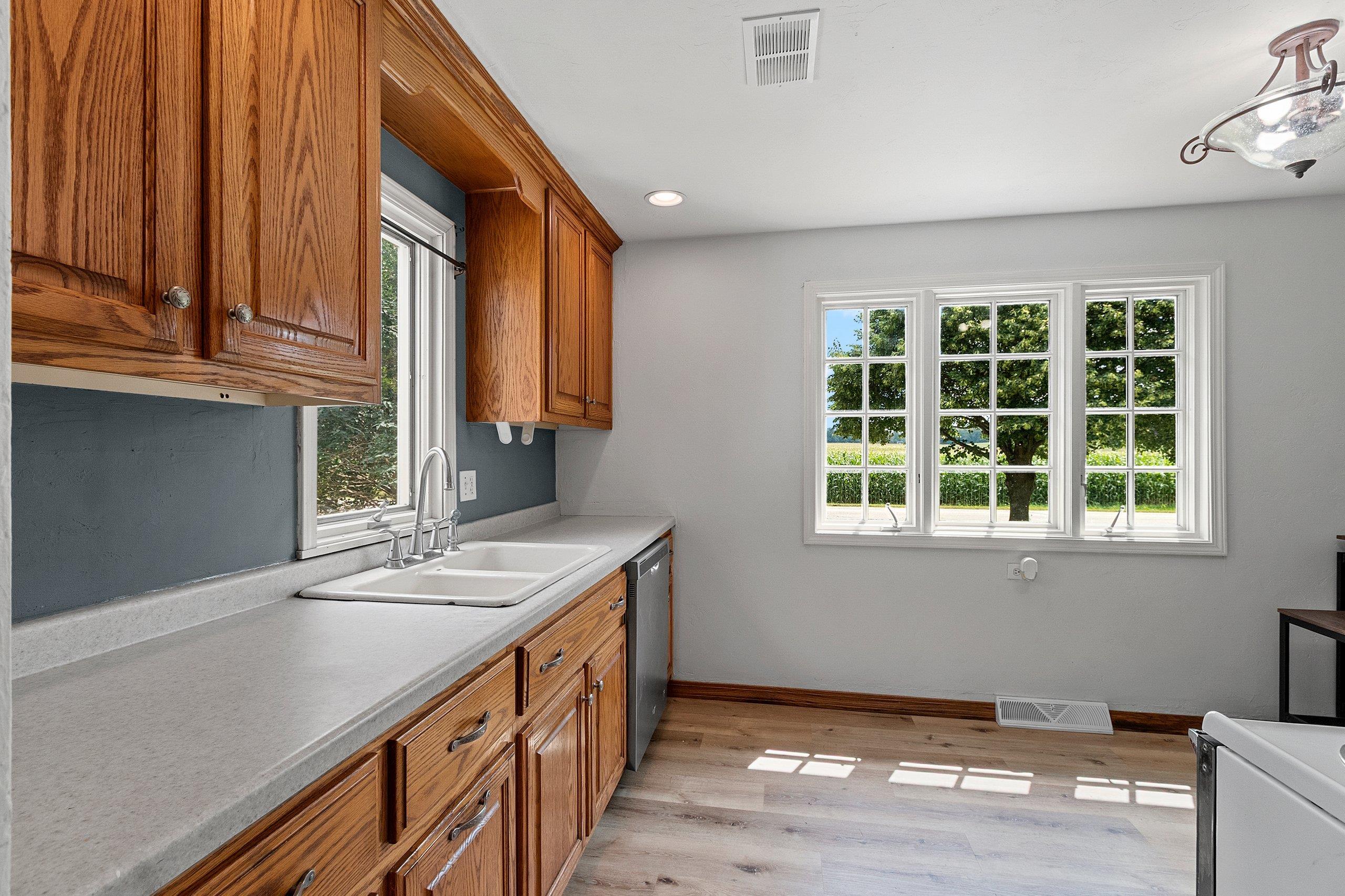 3818 Airport Road Oconto, WI 54153 - Photo 7 of 33 Gallery Image 7