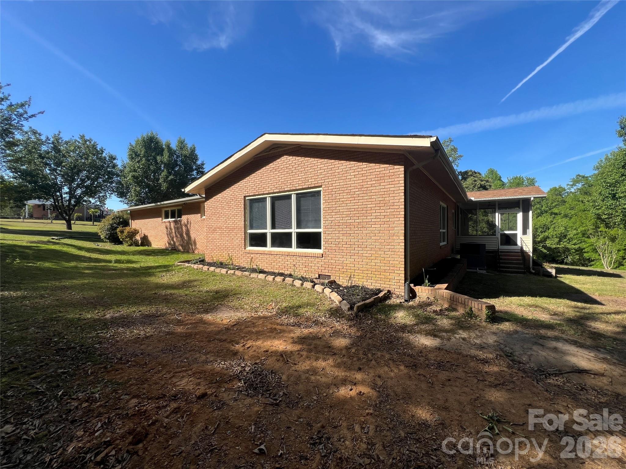 280 Raintree Road Great Falls, SC 29055 - Photo 9 of 40 Gallery Image 9