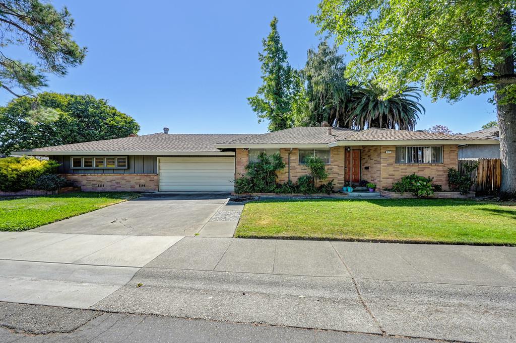 310 Bello Rio Way Sacramento, CA 95831 - Photo 34 of 62 Gallery Image 34
