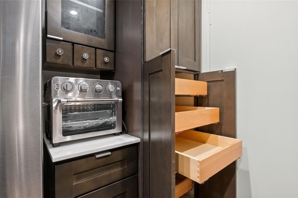 6851 Roswell Road, Unit H18 Atlanta, GA 30328 - Photo 4 of 33