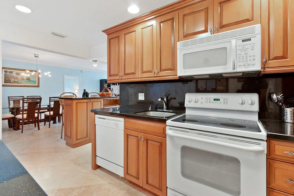 2851 South Ocean Boulevard, Unit 2A Boca Raton, FL 33432 - Photo 9 of 27 Photo 9