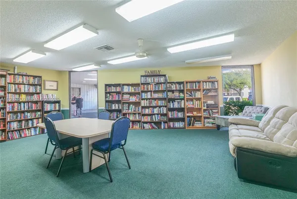$234,900 | 109 Royal Park Drive, Unit 4F, Oakland Park, FL 33309