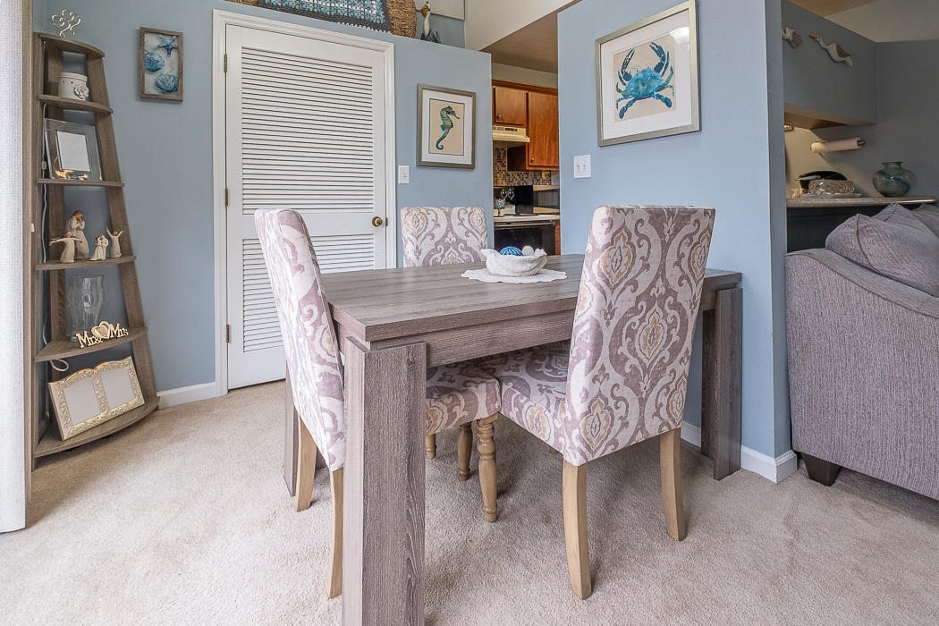 3327 Forest Ridge Road Roanoke, VA 24018 - Photo 6 of 31 a living room with furniture and a table