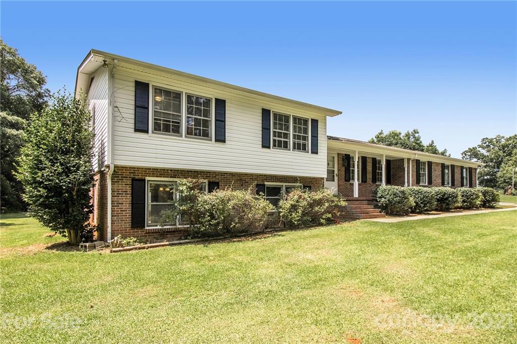 2838 Spring Valley Road Rock Hill, SC 29730 - Photo 2 of 31 Gallery Image 2