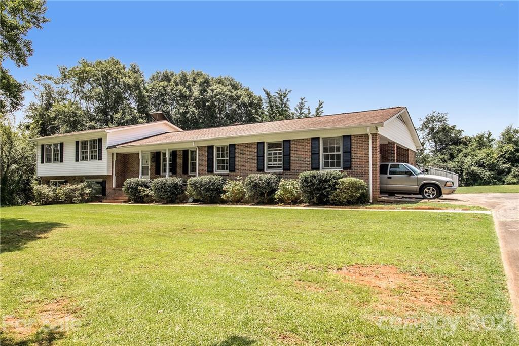2838 Spring Valley Road Rock Hill, SC 29730 - Photo 3 of 31 Gallery Image 3