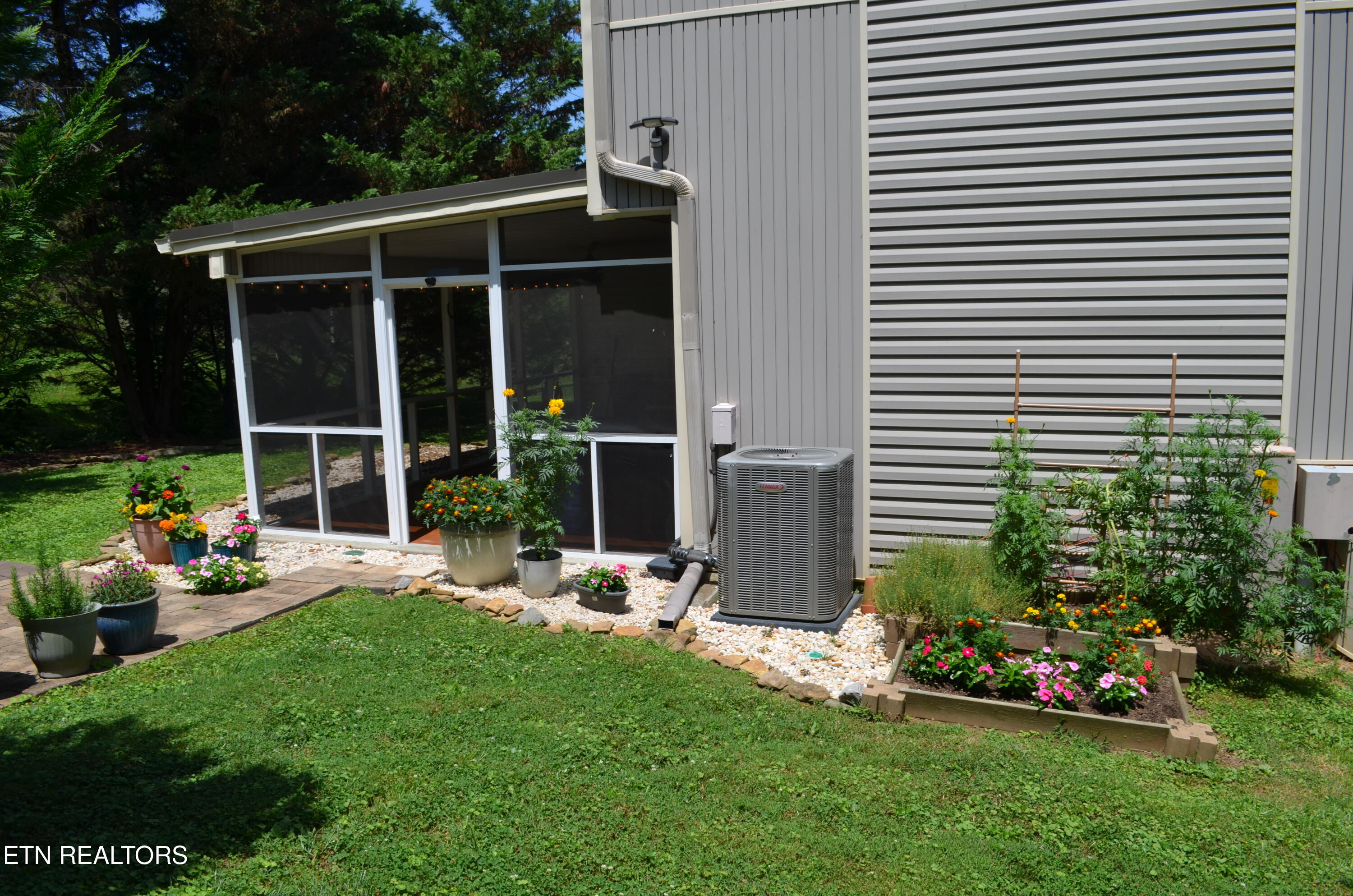 68 Valley Forge Drive, Unit 5A Oak Ridge, TN 37830 - Photo 3 of 51 68 Valley Forge 029