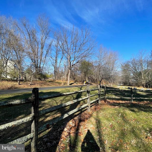 18812 Jade Court Gaithersburg, MD 20879 - Photo 28 of 32 a view of a yard with a table and trees