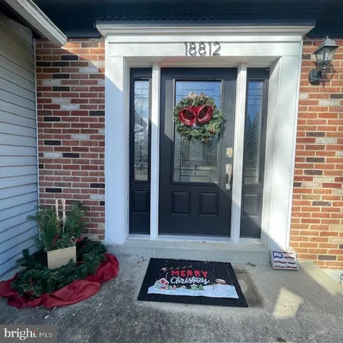 a view of an outdoor space