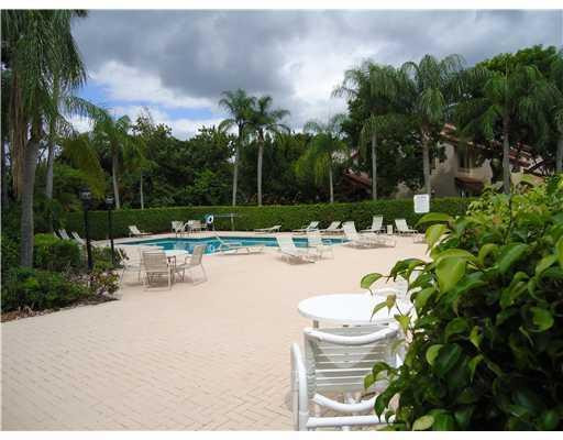 5641 Coach House Circle, Unit B Boca Raton, FL 33486 - Photo 5 of 8 Swimming Pool/Hot Tub/Sauna