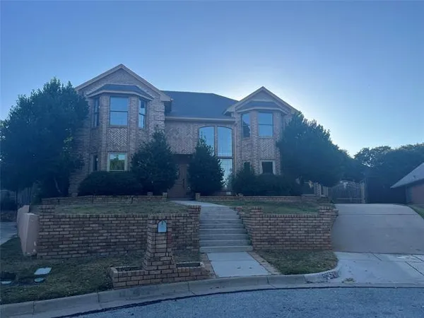 $599,900 | 6701 Mt Vernon Court, Arlington, TX 76017