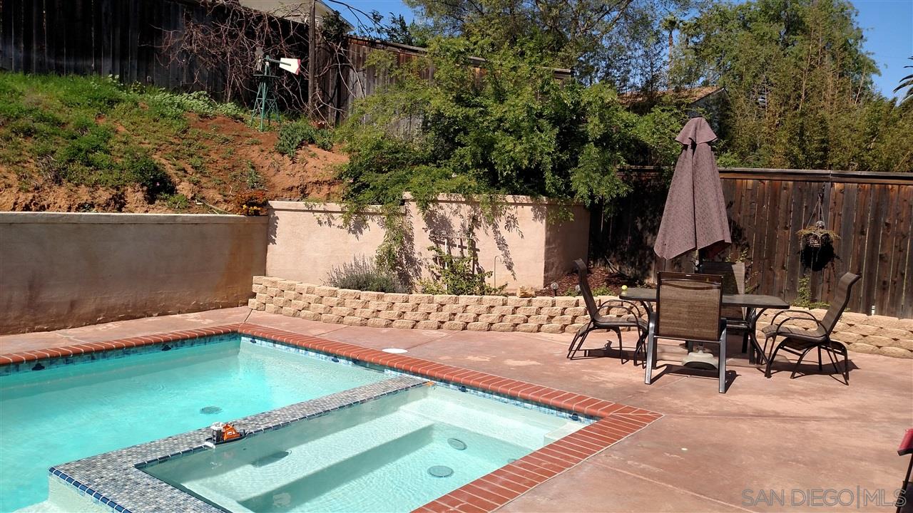 535 Summit Avenue Fallbrook, CA 92028 - Photo 2 of 23