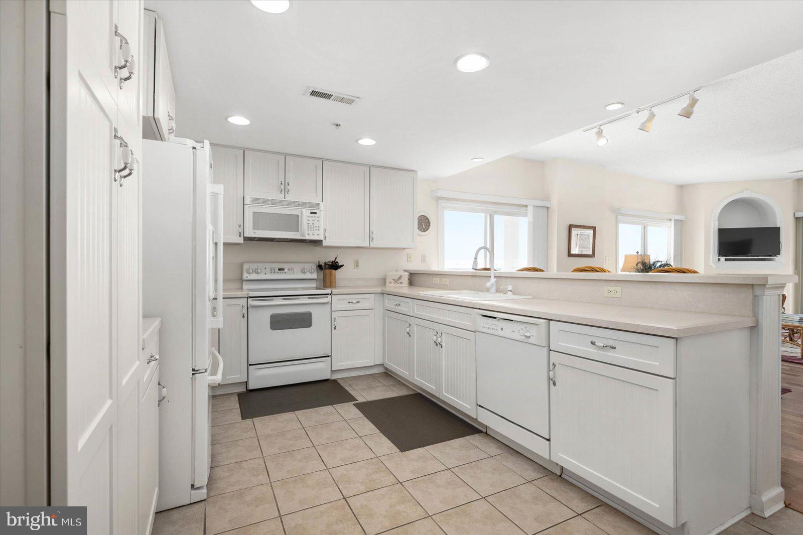 102 Williams Street, Unit 311 Crisfield, MD 21817 - Photo 13 of 57