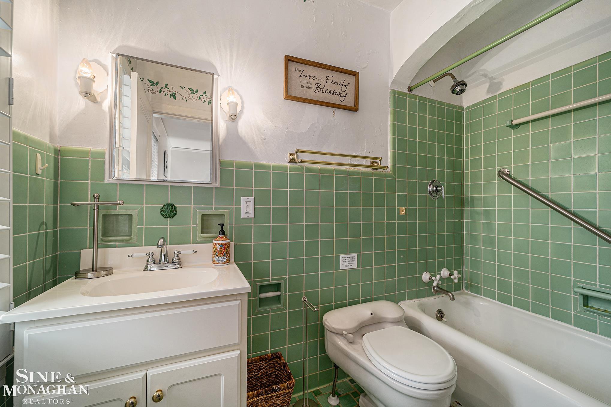 720 Trombley Road, Unit SECOND Grosse Pointe Park, MI 48230 - Photo 16 of 32