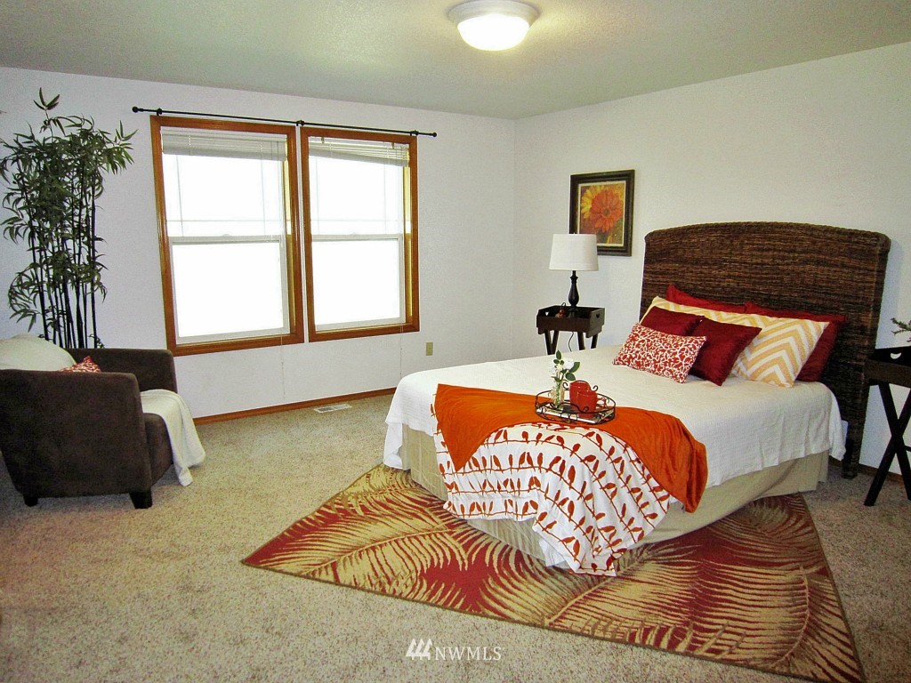 5144 Kinney Road Southwest Olympia, WA 98512 - Photo 14 of 25 Gallery Image 14
